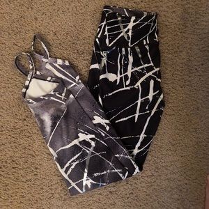 Fabletics leggings black and white